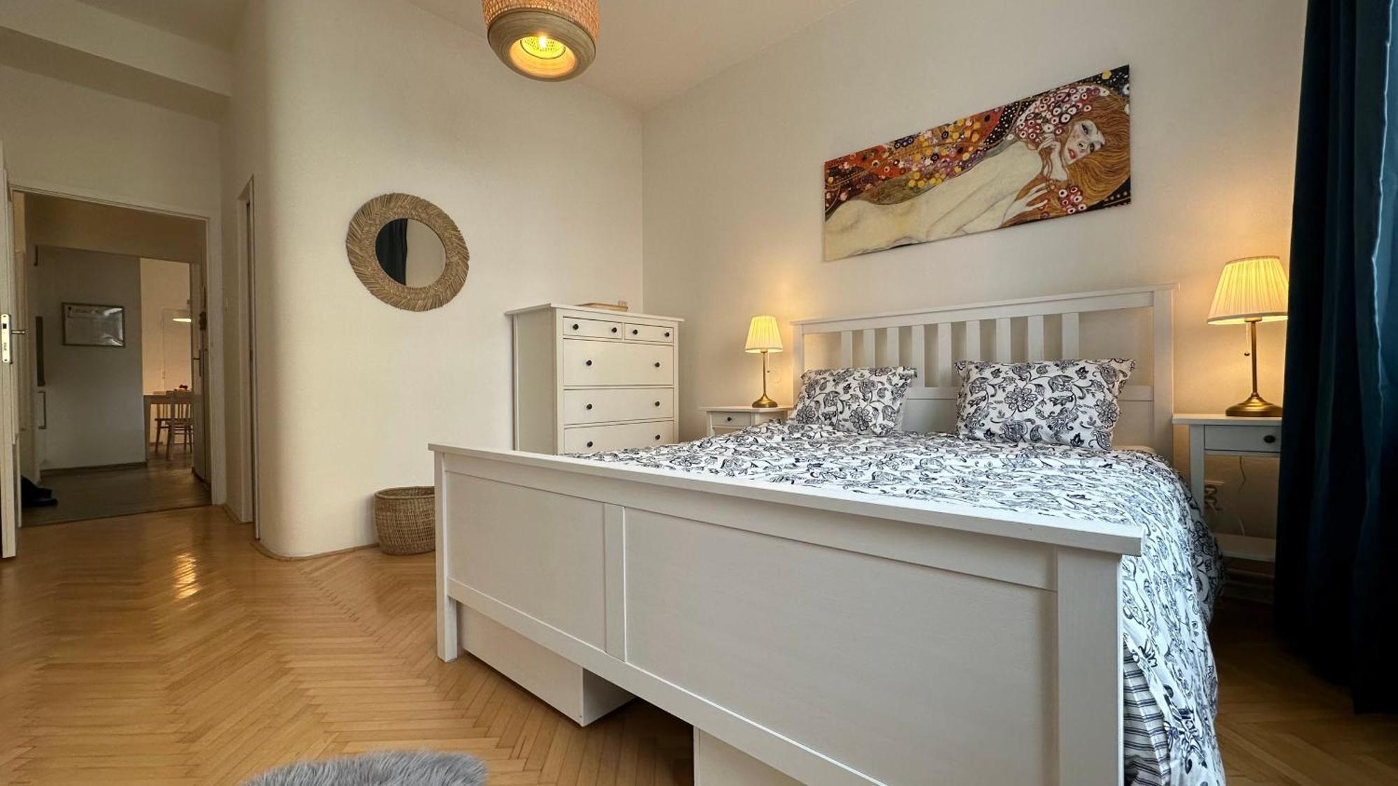 Apartman S Balkonem U Parku & 15 Minut Do Centra Brno Exterior photo